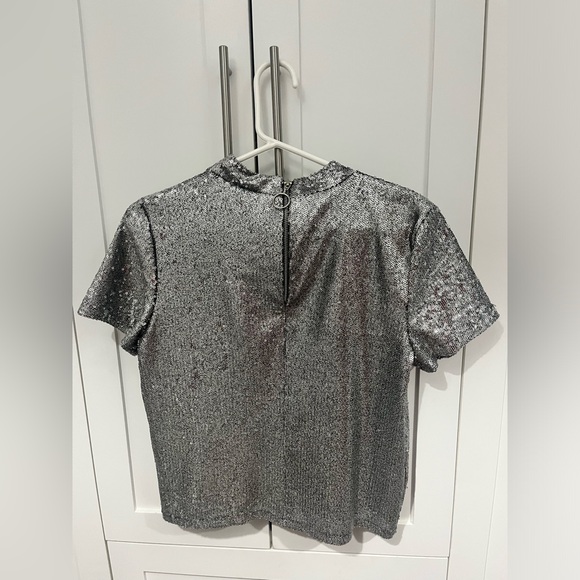 Large sequence shirt from Zara. - Picture 2 of 2